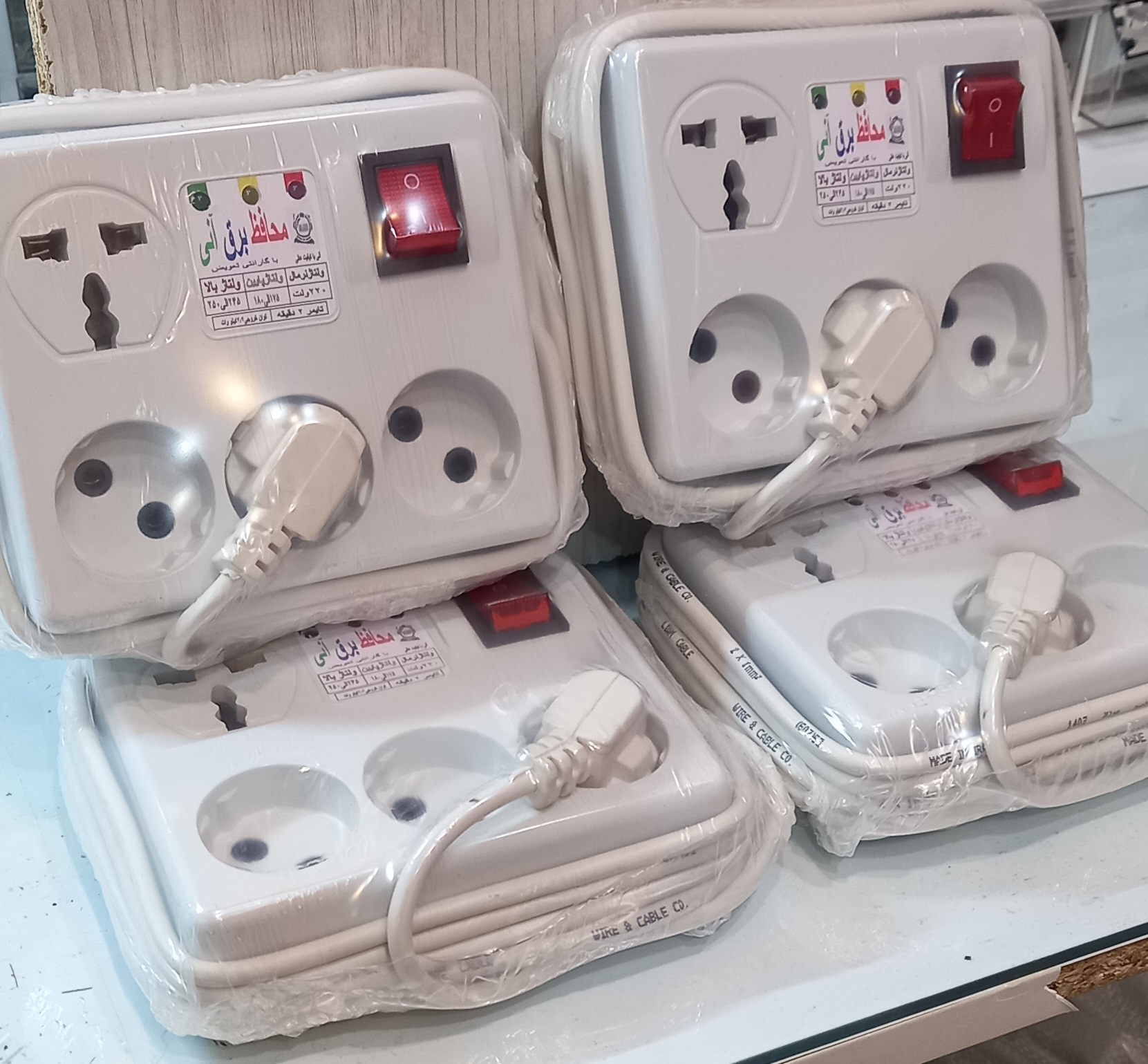 محافظ برق ۴ خانه